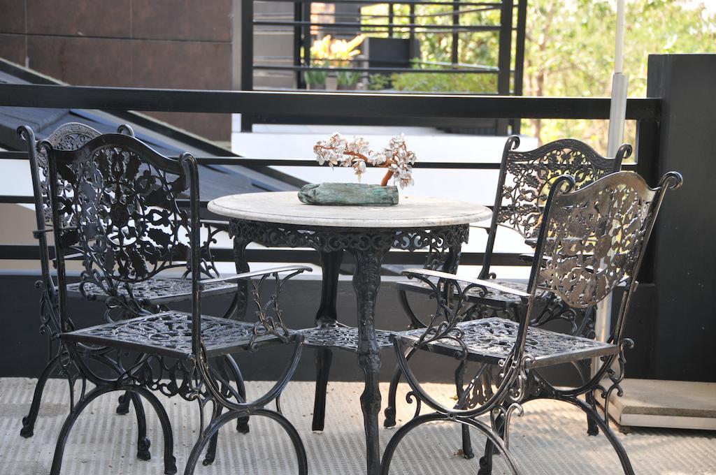 Date & Dine Resort Antipolo Exterior foto